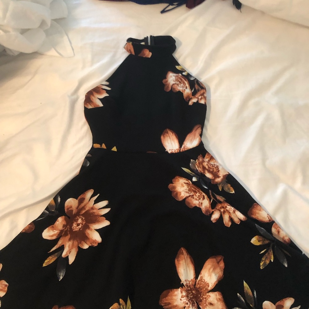 Dress - Picture 2 of 2